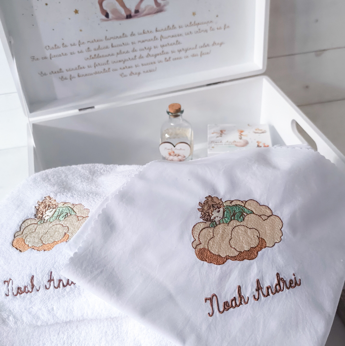 Trusou botez Micul Print | Personalizat in cutie lemn [4]