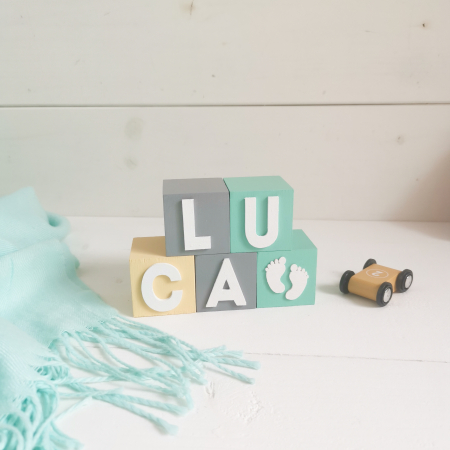 Cub din lemn personalizat cu nume format din litere mari [4]