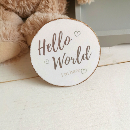 Decoratiune rotunda din lemn Hello World [1]