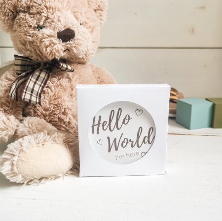 Decoratiune rotunda din lemn Hello World [6]