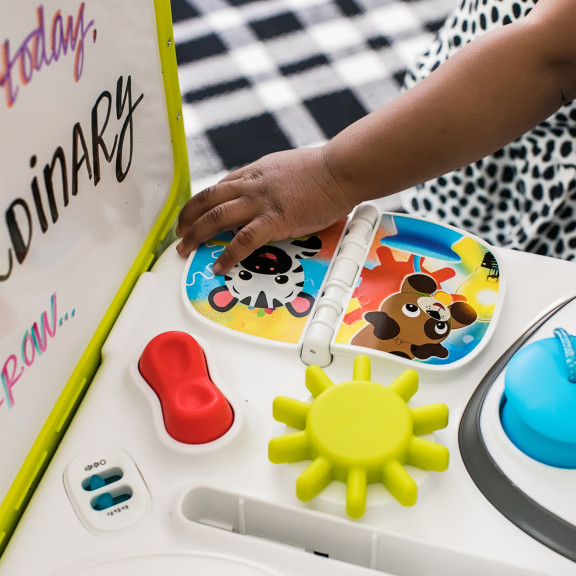 Baby Einstein -  Masuta de activitati Curiosity Table [4]