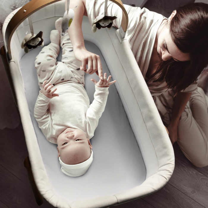 BabyGo - Patut cu cadru din Lemn si Bara de Jucarii Sleepgood Mesh [3]