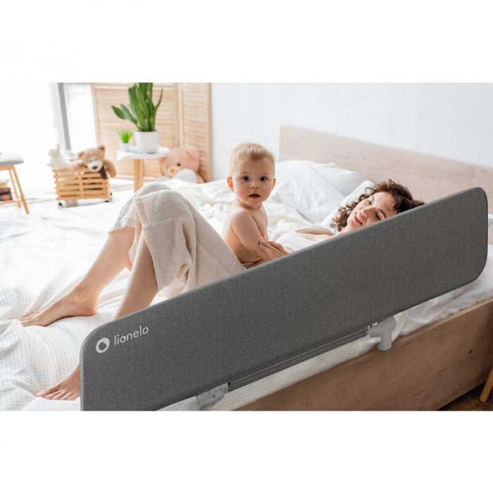 Bariera de protectie pentru pat, Lionelo, Lora XL, Pliabila, Sistem de blocare StandSafe, Geanta de transport inclusa, 150x46 cm, Conform cu BS 7972:2001+A1:2009, Gri [26]