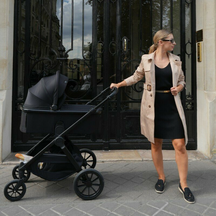 Carucior 2 in 1, Lionelo, Layla, Pana la 22 kg, Cadru aluminiu, Cu landou intarit si salteluta din spuma AirDots, Reversibil, Cu ventilatie 3D, Cu accesorii, EN1888-1, EN1888-2, EN1466, Negru [56]