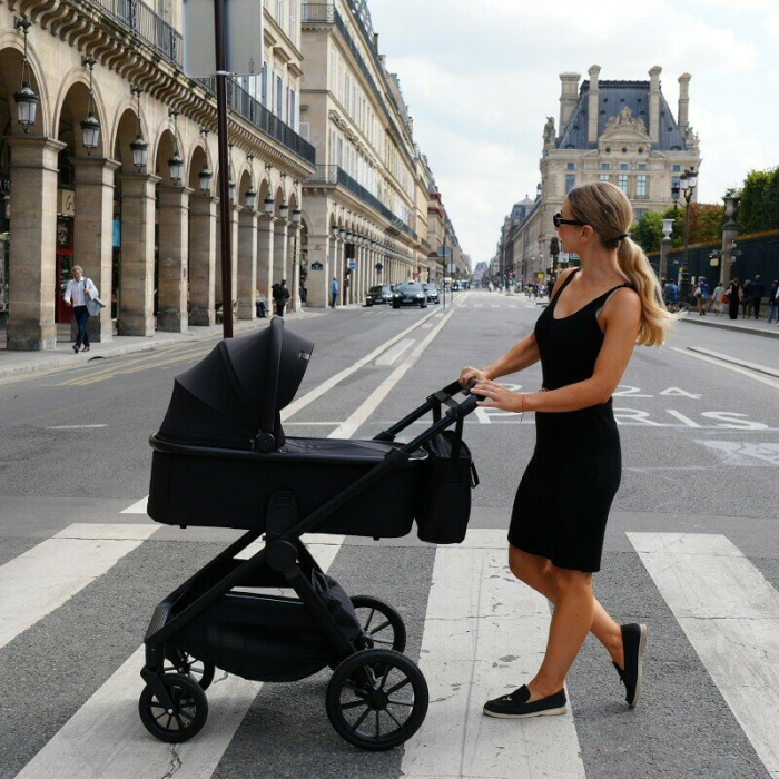Carucior 2 in 1, Lionelo, Layla, Pana la 22 kg, Cadru aluminiu, Cu landou intarit si salteluta din spuma AirDots, Reversibil, Cu ventilatie 3D, Cu accesorii, EN1888-1, EN1888-2, EN1466, Negru [50]