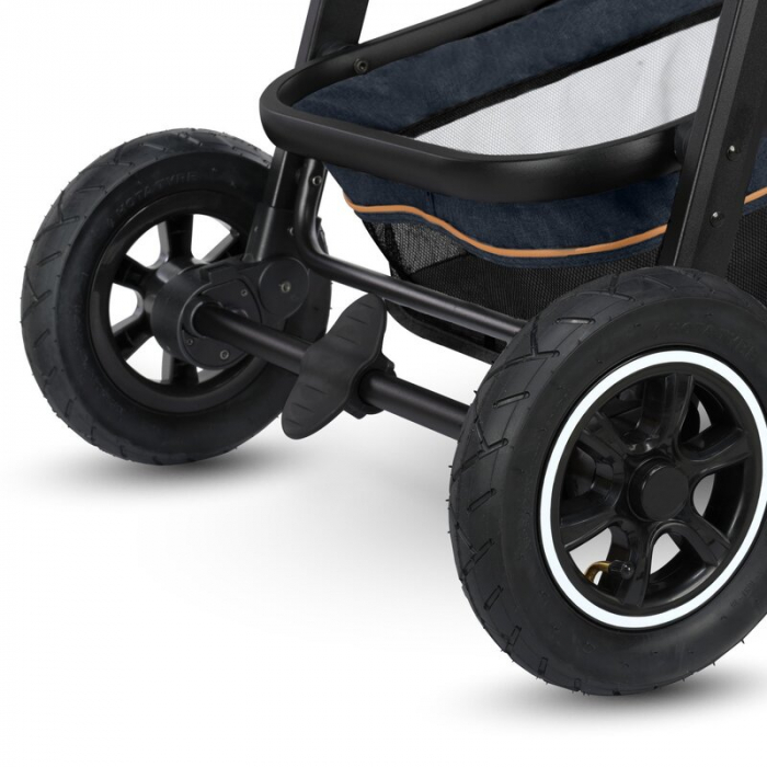 Carucior 3 in 1, Lionelo, Amber, Cadru aluminiu, Cu landou intarit si salteluta moale, Cu scoica auto testata ADAC, Reversibil, Cu accesorii, Geanta parinti, Pana la 22 kg, EN1888-1 EN1888-2 EN1466 EC [25]