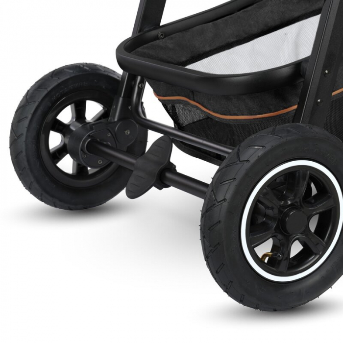 Carucior 3 in 1, Lionelo, Amber, Cadru aluminiu, Cu landou intarit si salteluta moale, Cu scoica auto testata ADAC, Reversibil, Cu accesorii, Geanta parinti, Pana la 22 kg, EN1888-1 EN1888-2 EN1466 EC [41]
