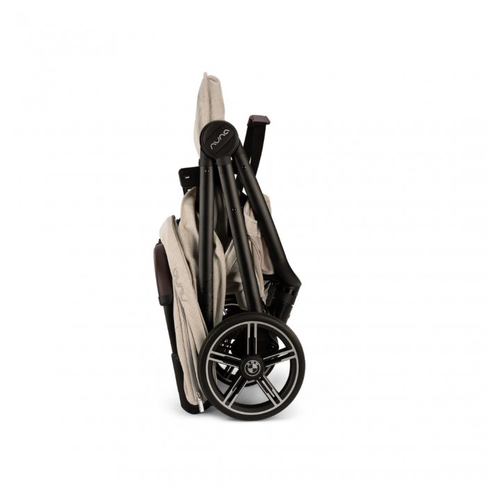 Nuna x BMW - Carucior ultracompact cu pliere automata TRVL lx, bej Mica [7]