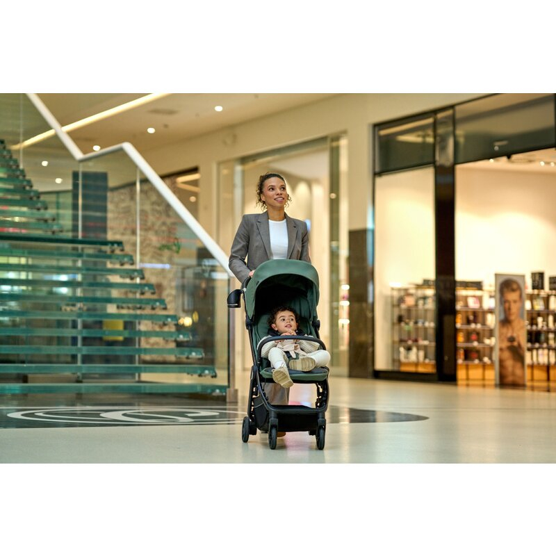 Carucior sport, Lionelo, Bess, Greutate redusa - 7.5 kg, Sustine 22 kg, 6 luni+, Capotina impermeabila, Protectie SPF 50+, Include suport sticla, Pliere cu o singura mana, Compact, Maner pentru transp [17]