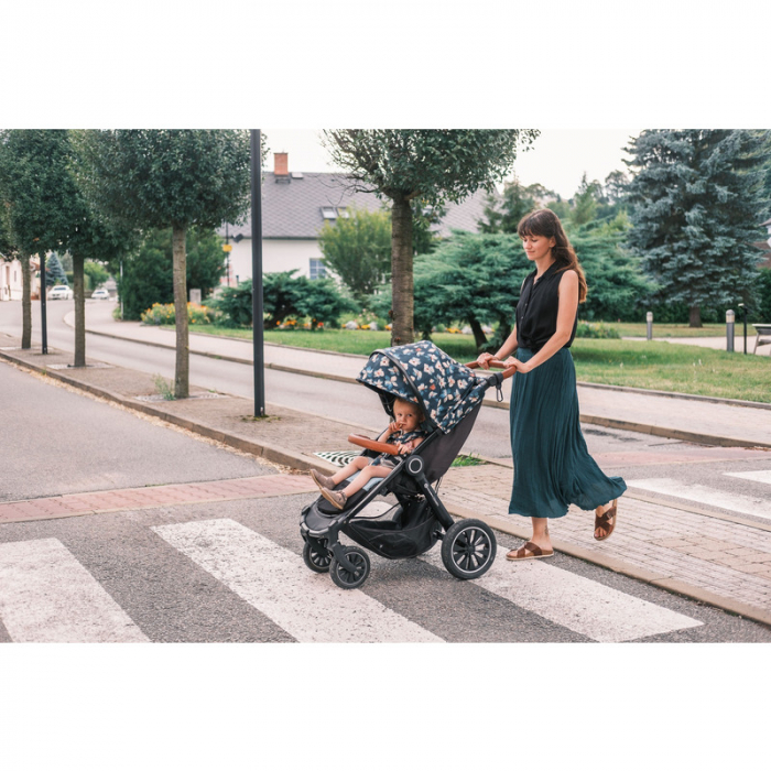 Carucior sport, Petite&Mars, Street+ Air, Include capotina impermeabila Editie limitata, Cu fereastra, husa picioare, cos de bagaje, Cu roti gonflabile, Centura de siguranta in 5 puncte, Pana la 25 kg [23]