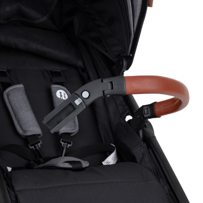 Carucior sport, Petite&Mars, Street+ Air, Include capotina impermeabila Editie limitata, Cu fereastra, husa picioare, cos de bagaje, Cu roti gonflabile, Centura de siguranta in 5 puncte, Pana la 25 kg [14]
