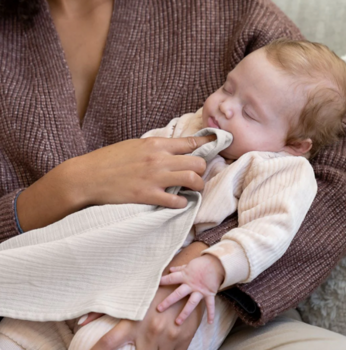Doomoo - Esarfa pentru alaptat multifunctionala din bumbac organic Mom’n Play Almond [3]