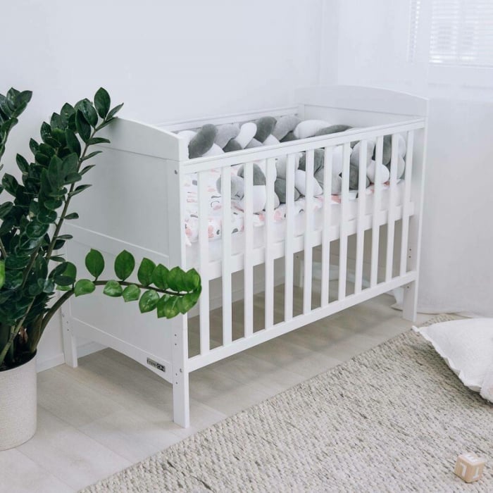 Patut din lemn bebe, 120x60 cm, Transformabil pentru bebe si junior, Din lemn de pin si mdf, Cu sina speciala pentru dentitie, Stabil si rezistent, White, FreeON, Lory [12]