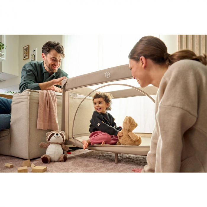 Patut pliant, Lionelo, Laura, 102 x 74 cm, Cu doua nivele, Functie de tarc, Cu roti, Include salteluta si geanta de transport, Pereti din plasa, Deschidere laterala, Pana la 15 kg, 0 luni +, Bej [26]