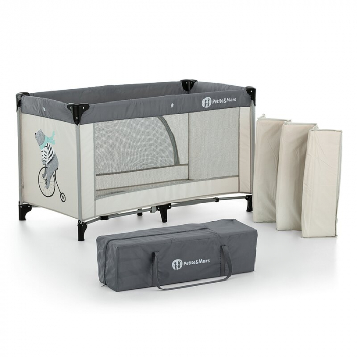 Patut pliant, Petite&Mars, Nyja Teddy Biker, Cu un nivel, Cu intrare laterala cu fermoar, 2 roti, 120x60 cm, Conform cu standardele europene de securitate EN 716-1:207+AC:2019, EN 716-2:2017, EN 71-3: [1]