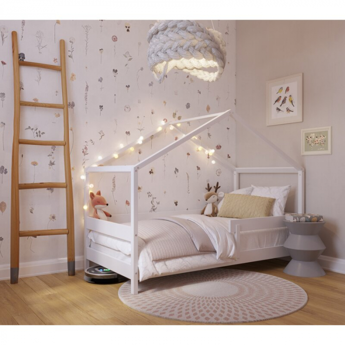 Patut tip casuta din lemn junior, 160x80 cm, Din lemn certificat FSC, Transformabil in casuta de joaca, Cu bariera de protectie, In stil scandinav, Alb, YappyKids, YappyHytte Bed [1]