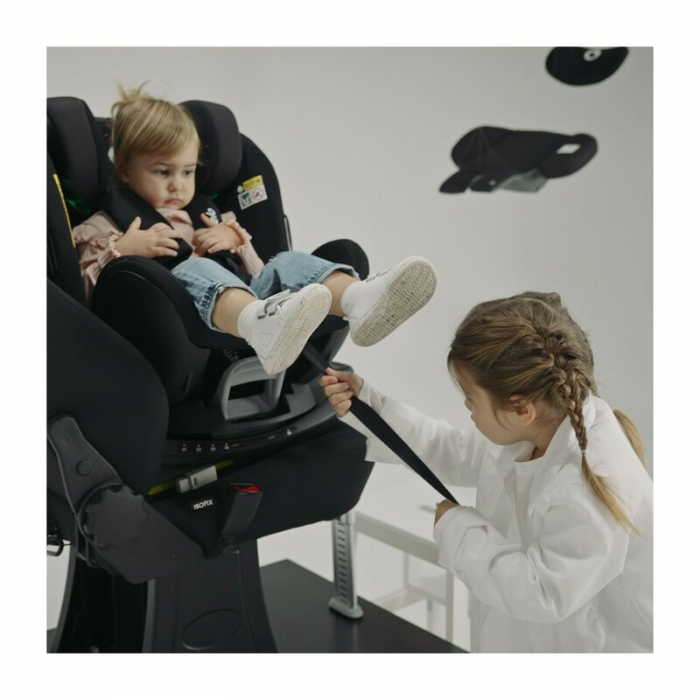 Scaun auto, Lionelo, I-size Antoon Plus, Pozitie de somn, Protectie laterala, Rotire 360 grade, 0-18 kg, Cu Isofix si picior de sustinere, Negru, Testat ADAC, Conform cu standardul european de securit [43]