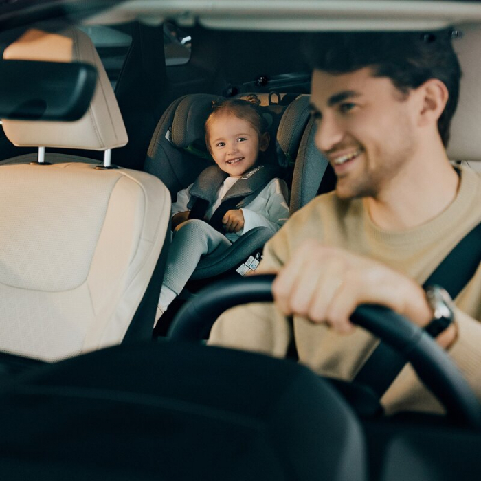 Scaun auto, Lionelo, Lavender I-size, Isofix, Cu centura TopTether, Cu spatar inclinabil in 5 pozitii, Cu tetiera reglabila in 13 pozitii, Instalare cu fata inainte, 9-36 Kg, 76-150 cm, Conform cu ECE [18]