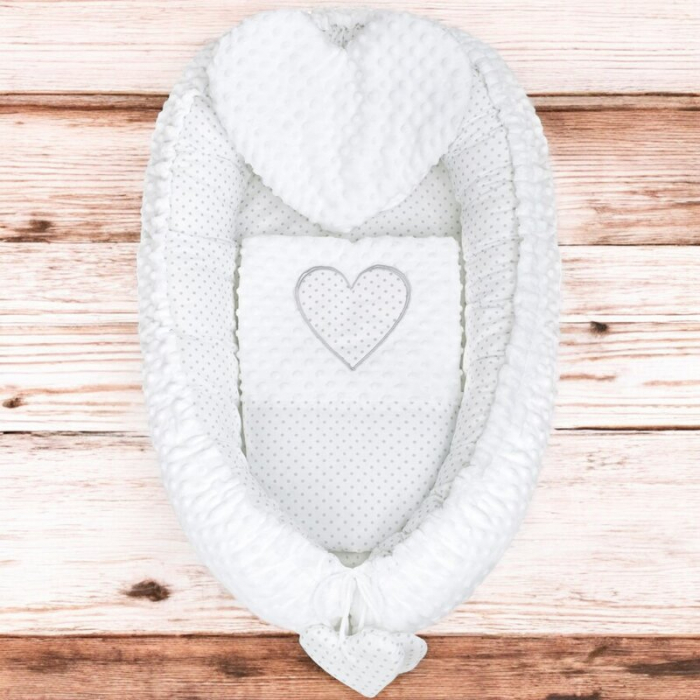 Set 3 piese, New Baby, Luxury, Baby Nest cu doua fete, Cu paturica si pernuta in forma de inima, Minky Heart White [2]