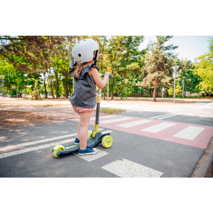 Trotineta, Lionelo, Timy, Copii, Ultrapliabila, Pana la 50 Kg, Cu design ergonomic, Cu lumini LED, 26 5 x 60 x 64-76 cm, 3 ani+, Roz [29]