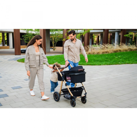 Carucior 3 in 1, Lionelo, Amber, Cadru aluminiu, Cu landou intarit si salteluta moale, Cu scoica auto testata ADAC, Reversibil, Cu accesorii, Geanta parinti, Pana la 22 kg, EN1888-1 EN1888-2 EN1466 EC [66]