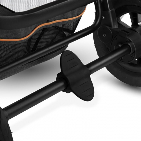 Carucior 3 in 1, Lionelo, Amber, Cadru aluminiu, Cu landou intarit si salteluta moale, Cu scoica auto testata ADAC, Reversibil, Cu accesorii, Geanta parinti, Pana la 22 kg, EN1888-1 EN1888-2 EN1466 EC [39]