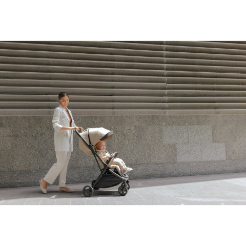 Carucior sport, Jane, Clap, Sistem compact de pliere care permite transportul caruciorului la bordul aeronavei, Cadru din aluminium, De la nastere pana la 26Kg, Conform cu standardul european EN 1888- [15]