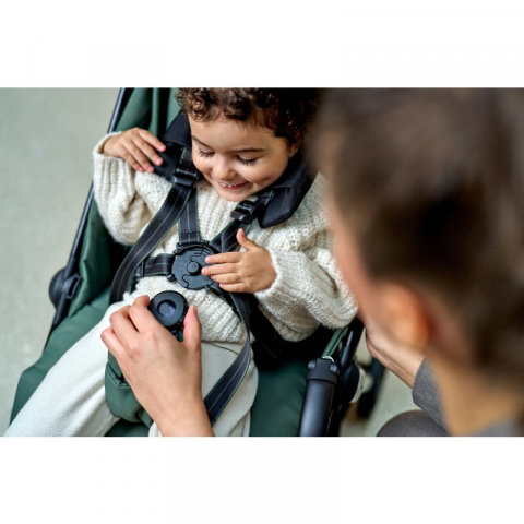 Carucior sport, Lionelo, Bess, Greutate redusa - 7.5 kg, Sustine 22 kg, 6 luni+, Capotina impermeabila, Protectie SPF 50+, Include suport sticla, Pliere cu o singura mana, Compact, Maner pentru transp [19]