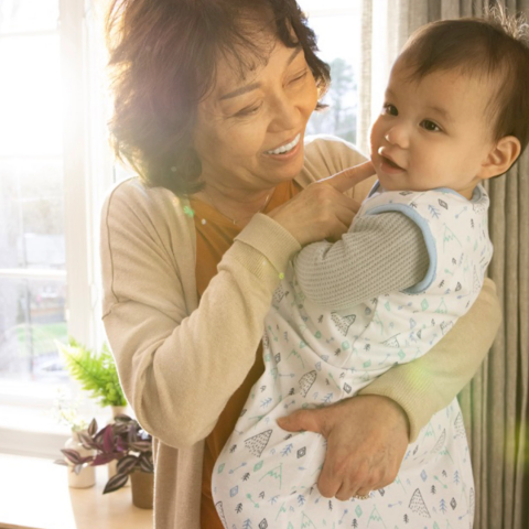 Ingenuity - Sac de dormit Swaddle Me Night Sack Sleeper, 3-18 luni, Sunset Space [3]