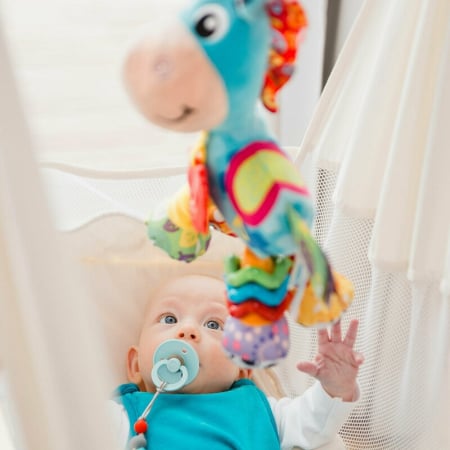 Jucarie, Playgro, Pentru carucior, scoica auto si patut, Cu jucarie de dentitie, Cu sunete, Activity Friend Clip Clop, 39 cm [6]