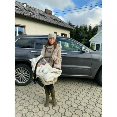 Paturica calduroasa de infasat, MimiNu, Pentru scoica, scaun auto/carucior, Cu gluga si urechi, Cu sistem de prindere pe baza de velcro, Dimensiune 90x90 cm, Din imitatie de lana si bumbac, Certificat [2]