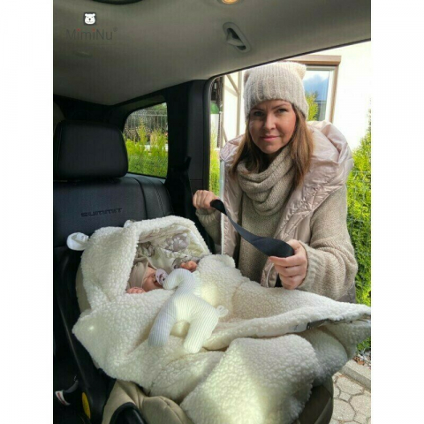 Paturica calduroasa de infasat, MimiNu, Pentru scoica, scaun auto/carucior, Cu gluga si urechi, Cu sistem de prindere pe baza de velcro, Dimensiune 90x90 cm, Din imitatie de lana si bumbac, Certificat [5]