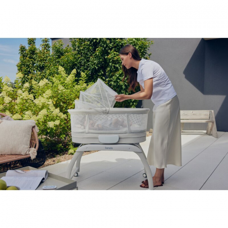 Patut balansoar, Lionelo, Coral, Cu landou ergonomic detasabil, Functie de balansare integrata, Functie de cantar, Sunete si cantece de leagan, Cu roti, Panou tactil sau telecomanda, 0-9 kg, EN 1130:2 [19]