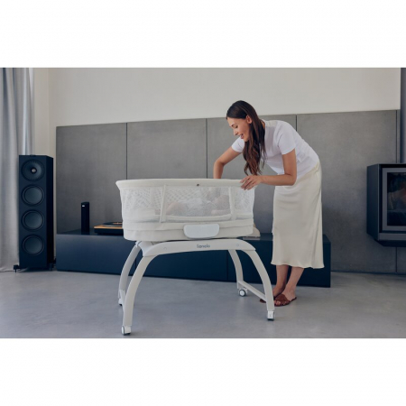 Patut balansoar, Lionelo, Coral, Cu landou ergonomic detasabil, Functie de balansare integrata, Functie de cantar, Sunete si cantece de leagan, Cu roti, Panou tactil sau telecomanda, 0-9 kg, EN 1130:2 [28]