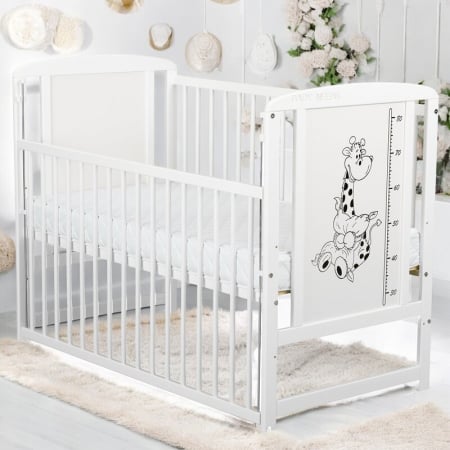 Patut din lemn bebe, 120x60 cm, Cu laterala culisanta, Din lemn de pin si mdf, Stabil si rezistent, Inaltime saltea reglabila pe 3 nivele, Laterala cu 3 bete detasabile, EN716-1, EN716, Alb, Babyneeds [1]