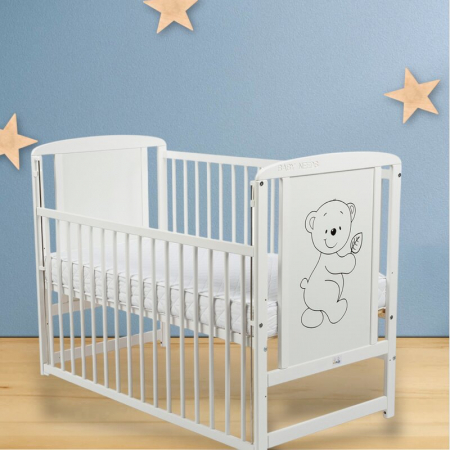 Patut din lemn bebe, 120x60 cm, Cu laterala culisanta, Din lemn de pin si mdf, Stabil si rezistent, Inaltime saltea reglabila pe 3 nivele, Laterala cu 3 bete detasabile, EN716-1, EN716-2, Alb, Babynee [2]