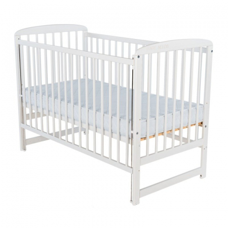 Patut din lemn bebe, 120x60 cm, Cu laterala culisanta, Din lemn de pin, Stabil si rezistent, Inaltime saltea reglabila pe 3 nivele, Laterala cu 3 bete detasabile, EN716-1, EN716-2, Alb, Babyneeds, Ola [1]