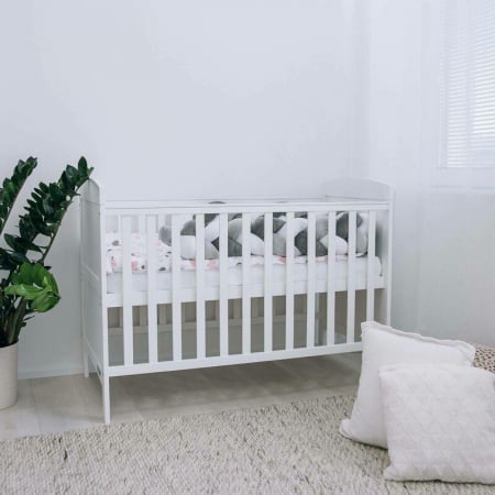 Patut din lemn bebe, 120x60 cm, Transformabil pentru bebe si junior, Din lemn de pin si mdf, Cu sina speciala pentru dentitie, Stabil si rezistent, White, FreeON, Lory [9]