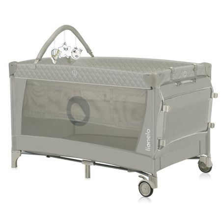Patut pliant, Lionelo, Flower, Cu doua nivele, Cu arcada, Geanta transport, Masuta de infasat, Bara cu jucarii, Fereastra laterala, 120x60 cm, Conform cu standardele europeane de securitate EN 716 si  [2]