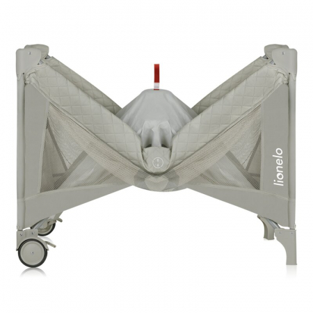 Patut pliant, Lionelo, Flower, Cu doua nivele, Cu arcada, Geanta transport, Masuta de infasat, Bara cu jucarii, Fereastra laterala, 120x60 cm, Conform cu standardele europeane de securitate EN 716 si  [13]