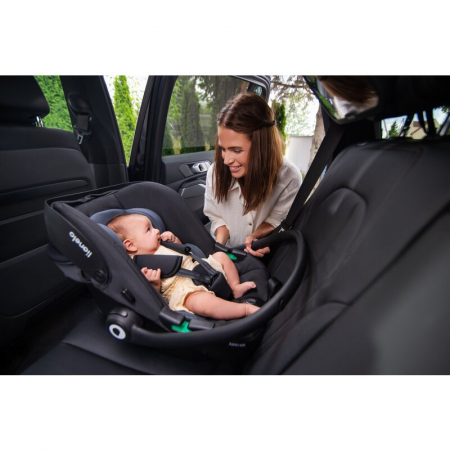 Scoica auto, Lionelo, i-Size Astrid, Include baza Isofix, 0-13 Kg, 40-87 cm, Cu maner si capotina reglabile, Cu protectie laterala avansata, Salteluta confortabila, Testat ADAC, Conform cu R129, Negru [37]