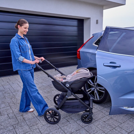 Scoica auto, Lionelo, Moxie, i-Size, 40-87 cm, Tetiera reglabila, intarita cu spuma de memorie, Carcasa ventilata, Din bambus, Protectie avansata, Conform cu R129, Negru [21]