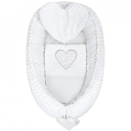 Mobilier si Lenjerie - Set 3 piese, New Baby, Luxury, Baby Nest cu doua fete, Cu paturica si pernuta in forma de inima, Minky Heart White