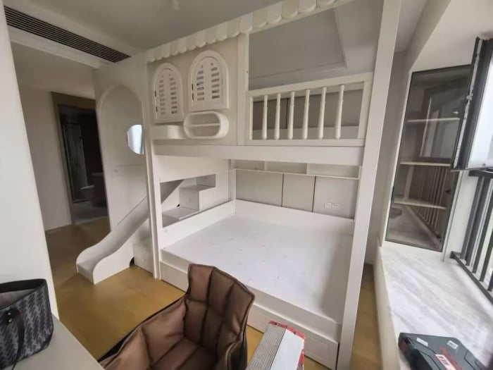 Paturi supraetajate Tails [9]