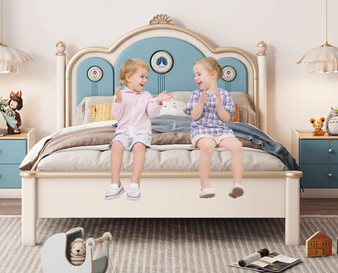 Set mobilier Bluey din  lemn masiv de stejar pentru camera copii 3 piese: pat (saltea necesara 150 x 190cm), o noptiera, dulap 3 usi, -cod 6601 [6]