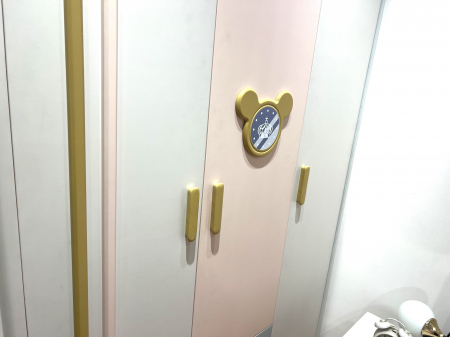 Set mobilier Minnie din  lemn frasin  pentru camera copii 4 piese: pat (saltea necesara 120 x 200cm), o noptiera, dulap 3 usi, birou -cod 2201 [7]