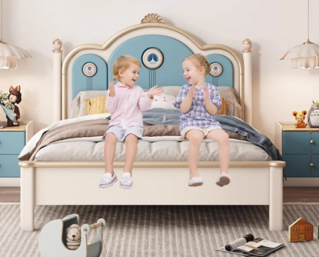 Set mobilier Bluey din  lemn masiv de stejar pentru camera copii 3 piese: pat (saltea necesara 150 x 190cm), o noptiera, dulap 3 usi, -cod 6601 [5]