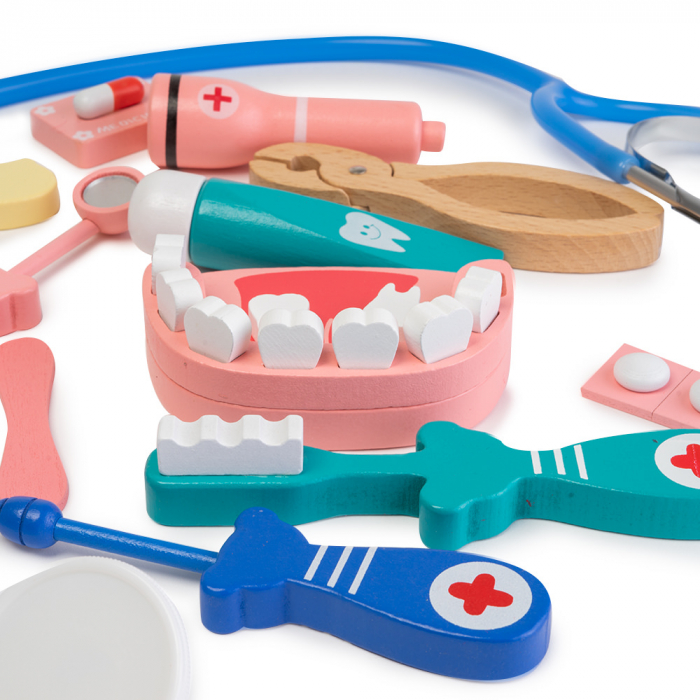 Trusa Medicala din Material Textil cu Accesorii din Lemn [3]