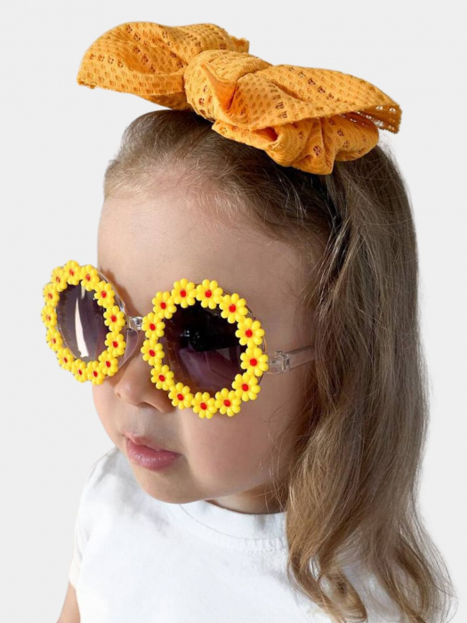 Set Ochelari de Soare pentru Fetite, Model Floricele Vesele, Marime Universala - Galben [3]