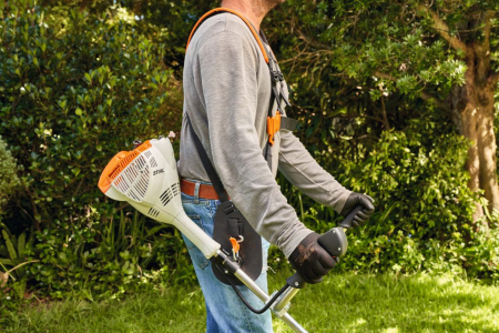 Motocoasa usoara Stihl FS 56 C-BE debutanti de 0.8kW, 1.1 CP, 5.2 kg [1]